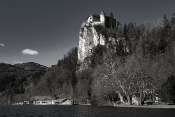 Замок озера Блед / Словения, озеро Блед. Замок основан в 11 веке