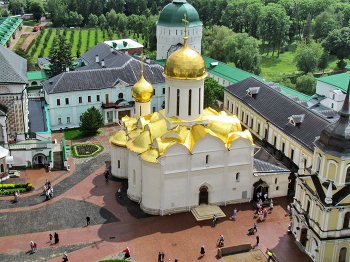 Древний храм / Троицкий собор Троице-Сергиевой лавры, самый древний храм Подмосковья (1355)