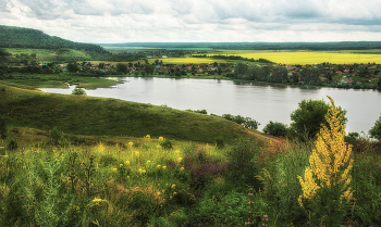 Село Нижнетроицкий / лето, озеро, село,