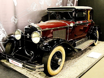 Кадиллак V8 / 1928год.