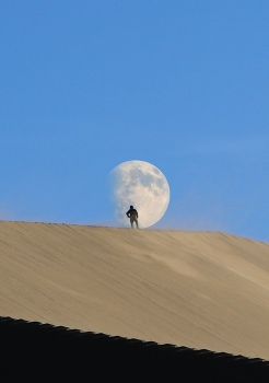 Жемчужина пустыни. / Поющий бархан, Казахстан.