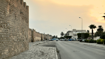 На улице тунисского города Монастир / На улице тунисского города Монастир