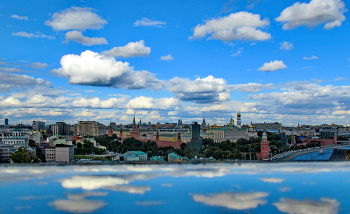 Между небом ... и небом / Вид на Московский Кремль с храма Христа Спасителя