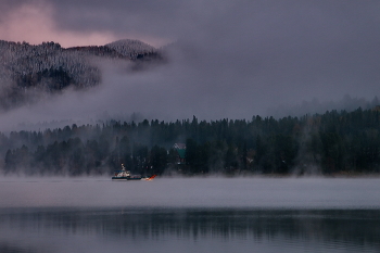 *Туманное утро.** / Телецкое озеро.