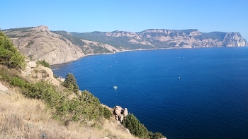 Чёрное море в кольце Крымских гор / С любой точки моря или Крымских гор взгляду открывается КРАСОТА.