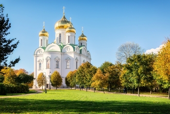 Золото осени / Екатерининский собор в Царском Селе.