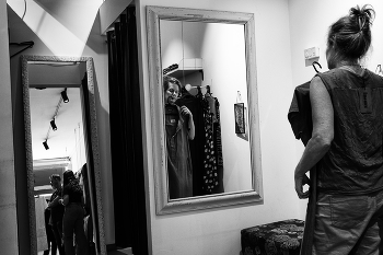 Мне идет? / Сопровождая супругу в покупке одежды, кроме кошелька обязательно берите с собой фотоаппарат
[img]https://i.postimg.cc/nrkdQFv9/DSCF9748-bwls.jpg[/img]