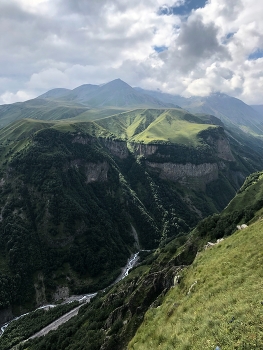 В горах Кавказа / ***