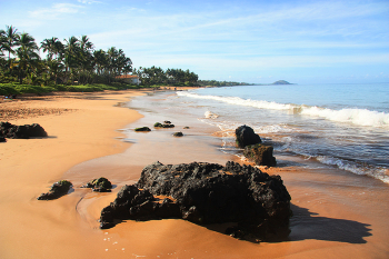 Куски лавы на бархатном песке... / Гавайские острова...