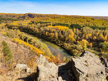 На вершине / осень , скалы, река