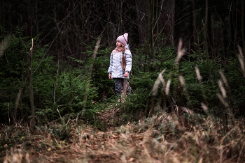 Лес поздней осенью / модель Полина Шутова