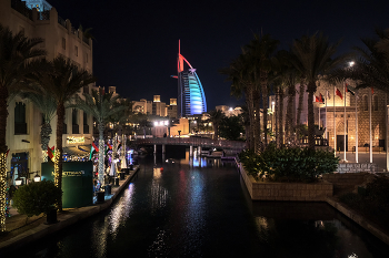 Burj Al Arab In UAE Colors / Burj Al Arab подсветили цветами флага ОАЭ в честь 51-го Национального дня