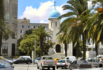 В центре Туниса православная церковь / В центре Туниса православная церковь