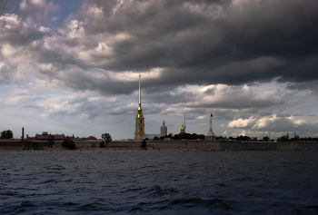 Петропавловская крепость Санкт-Петербург / Петропавловская крепость Санкт-Петербург вид с Невы