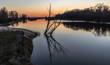Зеркало холодного, тихого вечера. / ...