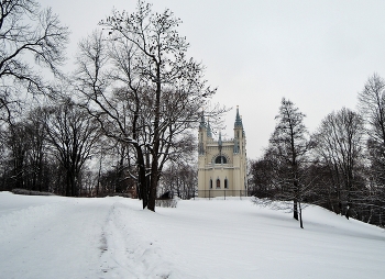 Зима в городе / Готическая капелла