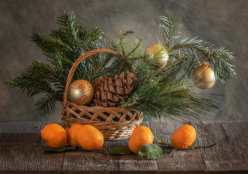 С наступающим Новым годом! / С наступающим, коллеги! Счастья, радости, творческих успехов!