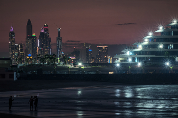 Jumeirah Beach On The Sunset / Зимний воздух Дубая стал прохладным и прозрачным, чтобы показать всю игру ночного освещения города