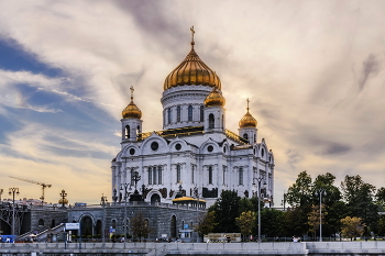 Храм Христа Спасителя / С Москвы-реки, июль 2021