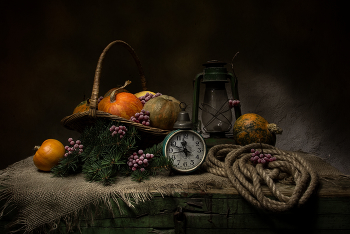 На старом сундуке... / На старом сундуке...