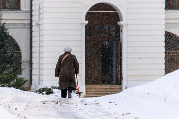 Дорогой к храму. / Дмитров.