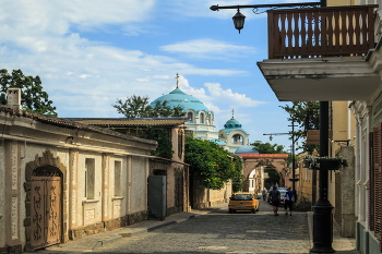 Старый город / Евпатория, старый город, ул.Тучина. На ЗП купола собора Николая Чудотворца. Июль 2018