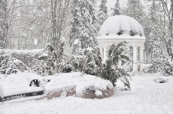 Целый день мела метель .. / ...