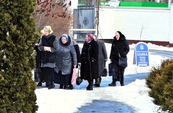 Помолиться в Великий пост за мир / Приехали помолиться в Великий пост за мир и здоровье