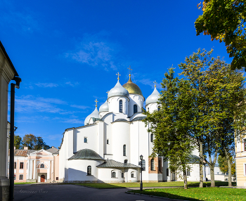 Великий Новгород. / 2015 год. Наверное, самый старый православный храм России 1045-1050 года постройки.