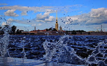 Сквозь брызги / Петропавловская крепость