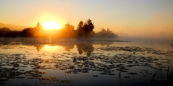 Рассвет в августе. / Озеро Сосновое.