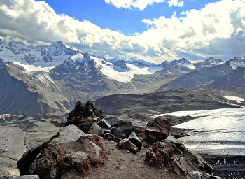 Смотрю с Эльбруса на горы Кавказа / Смотрю с Эльбруса на горы Кавказа