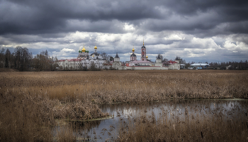 Варницкий монастырь / весна