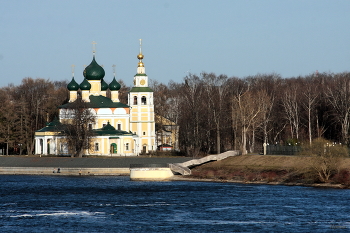&nbsp; / Кремль. Спасо Преображенский собор.В 1706 году собор был освящён..соборная колокольня (постройки 1730 года).