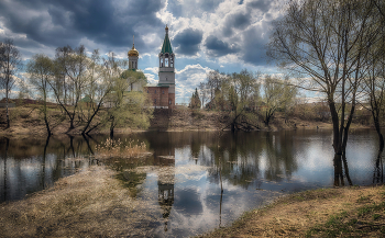 Весенняя / апрель