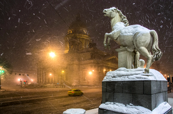 Снег в городе... / 2011 год.