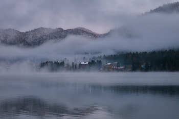 Туманное утро. / Телецкое озеро.