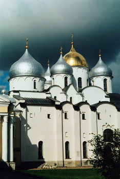 Перед грозой... / Путешествие в Новгороде...