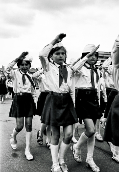 День пионерии... / Старое фото 19 мая 1980 года. Ульяновск, плёнка.