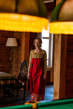 Малый зал / модель Ангелина Табакова
причёска Марина Быстрова
локация «Заречный квартал»
платье от Марианны Браславской