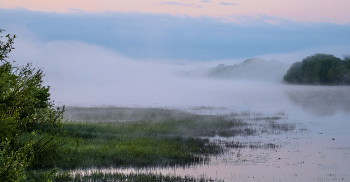 Туман на озере. / Весенние туманы на озере Исток.