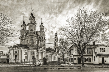 Храм св.мучеников и бессеребреников Косьмы и Дамиана / Калуга