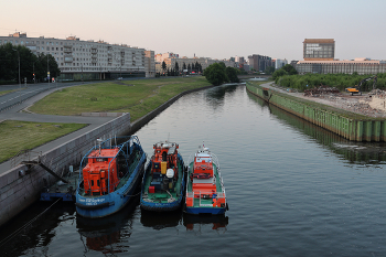 1020 / Санкт-Петербург, устье реки Охты, 16.06.2023., 4:24.