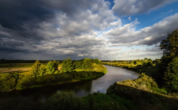 Перед грозой / Беларусь. Гродненская область. Новогрудский район. Река Неман.