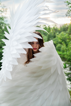 С крыльями / модель Ангелина Табакова
платье и крылья предоставлены студией «Каталея»