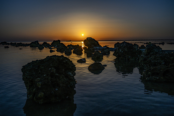 Восход над Красным морем во время отлива. Макади бей. / Египет.