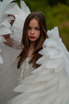 Ангелина / модель Ангелина Табакова
платье и крылья предоставлены студией «Каталея»