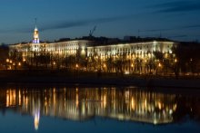 Город. Вечер / Довольно распространенный в Минске тип подсветки. Но смотрится, на мой взгляд, неплохо