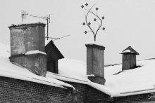 &nbsp; / дом, дзе жывуць шчаслівыя людзі, заўсёды можна пазнаць па коміну.
на ім раней за вясну
прачынаюцца кветкі.