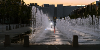 Сквозь воду / "Сухие" фонтаны на Ходынке